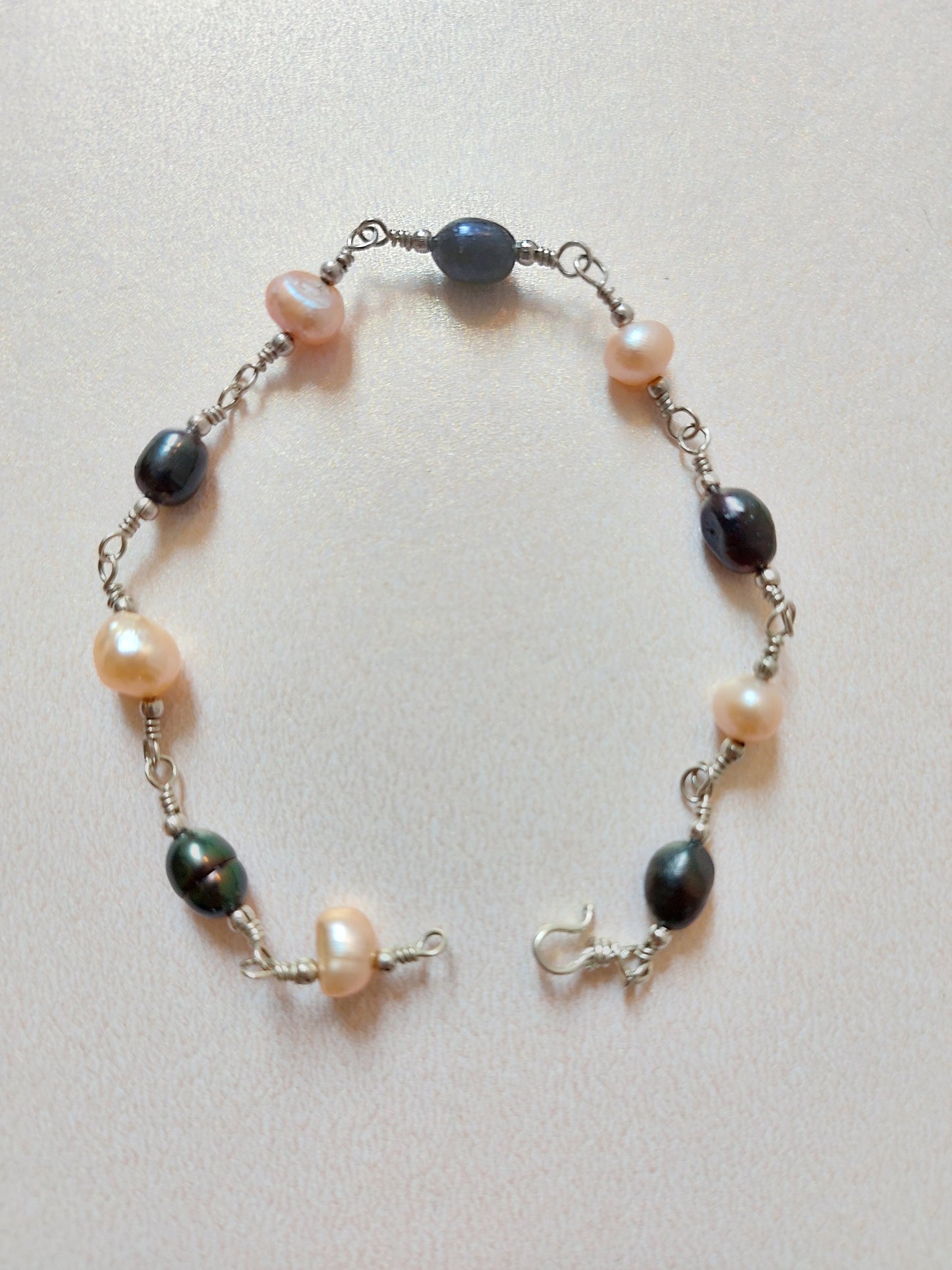 Perlenarmband mit Silber (schwarz und rosa)